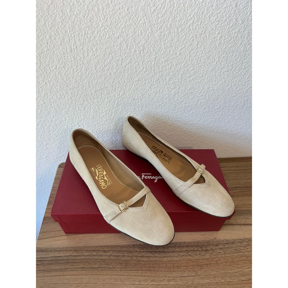 Salvatore Ferragamo Terenzia Beige Suede Mary Jane Flats Size 7C